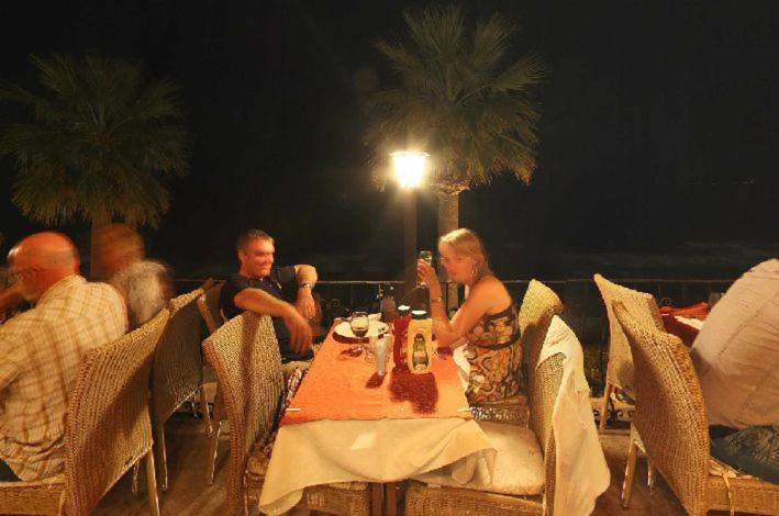 Rosy Hotel Kusadası Esterno foto